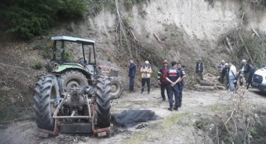 Zonguldak'ta devrilen traktörün sürücüsü öldü