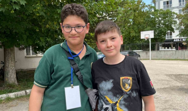 13 yaşındaki öğrencilerin hedefi Teknofest'te şampiyon olmak: "Kendimizi uçuyormuş gibi hissettiriyor"