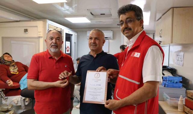 15. kez kan bağışladı 2 hastaya can oldu
