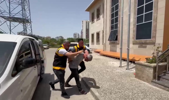 19 yıl hapis cezası olan hırsız kurban pazarında pazarlık yaparken yakalandı