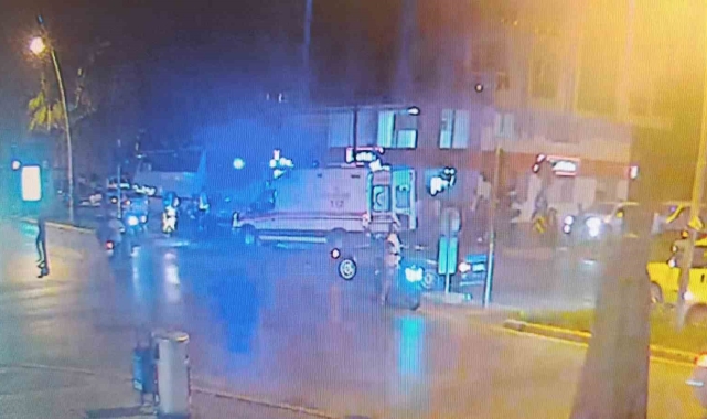 2 motosiklet çarpıştığı kazada 1'i ağır 3 yaralı