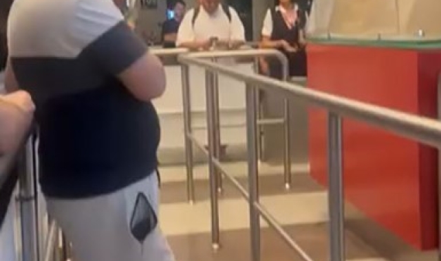 5 saat rötar yapan Ajet uçağına yolculardan tepki