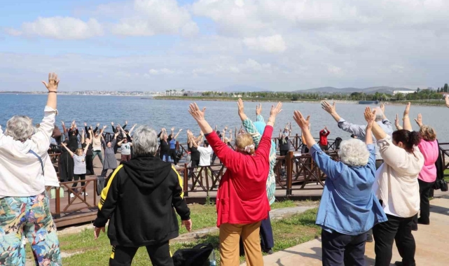 65 yaş üstü vatandaşlar "hayatın içinde"