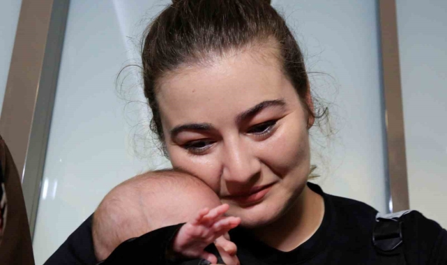 755 gram doğan Mercan bebek 92 günlük yoğun bakım mücadelesini kazandı, annesi gözyaşlarına boğuldu
