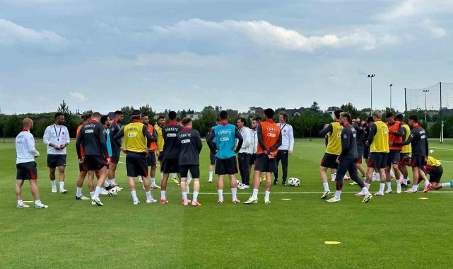 A Milli Futbol Takımı, Polonya maçı hazırlıklarını sürdürdü