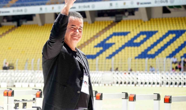 Acun Ilıcalı: "Avrupa şampiyonluğunu zorlayan Fenerbahçe'yi oluşturmak için 24 saat çalışıyoruz"