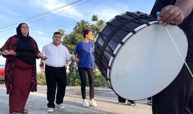 Adana'da down sendromlu Ramazan temsili 'askere' gitti