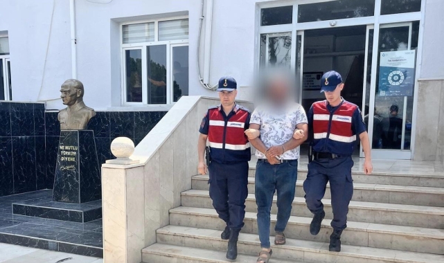 Adana'da jandarma aranan 4 hükümlüyü yakaladı