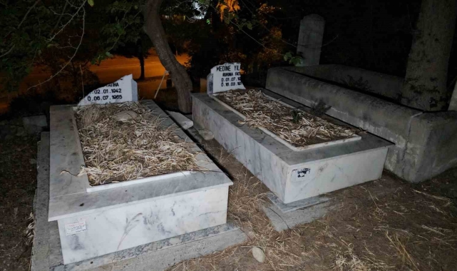 Adana'da mezarlıkta mezar taşları kırıldı