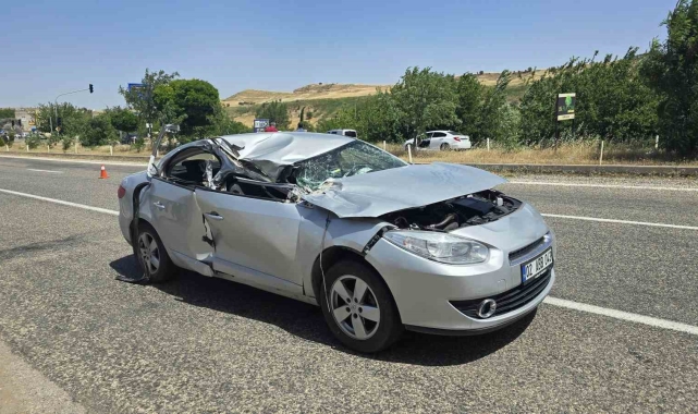 Adıyaman'da biçerdöver ile otomobil çarpıştı: 1'i ağır, 3 yaralı