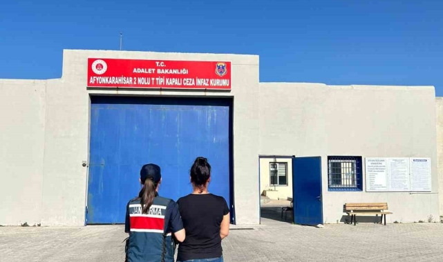 Afyonkarahisar'da aranan şahsı jandarma yakaladı