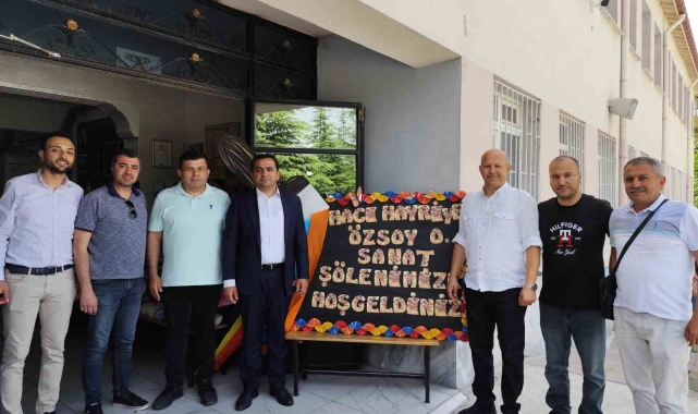 Afyonkarahisar'da yıl sonu sergisi ve hayır panayırı açıldı