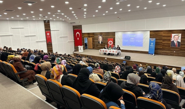 Ailelere aile içi etkili iletişimin önemi anlatıldı