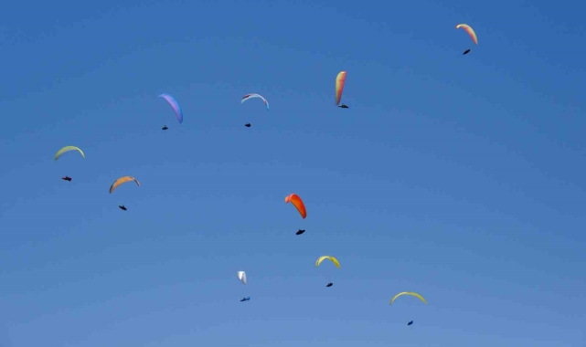 Akşehir 11. Uluslararası XC OPEN 2024 Yamaç Paraşüt Mesafe Yarışması başladı