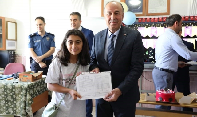 Alaca'da 4 bin 800 öğrenci karne aldı