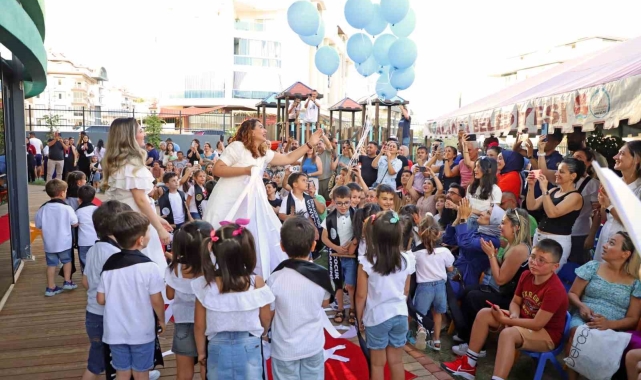 Alanya Belediyesi Kreş ve Çocuk Akademisi'nde mezuniyet heyecanı