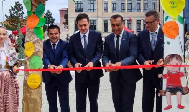 Altıntaş'ta "Kadın Emeği" temalı yılsonu sergisi