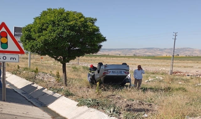 Amasya'da devrilen otomobilin sürücüsü yaralandı