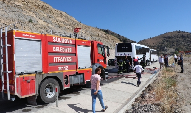 Amasya'da seyir halindeki yolcu otobüsünde çıkan yangın söndürüldü