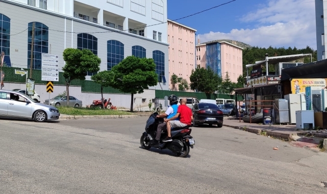 Amasya'da YKS'ye yetişmeye çalışanlara motosikletli din görevlileri yardımcı oldu
