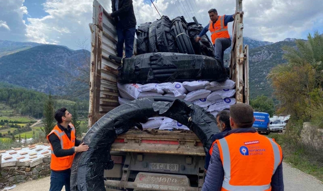 Antalya Büyükşehir'den Aksekili üreticilere sulama borusu desteği