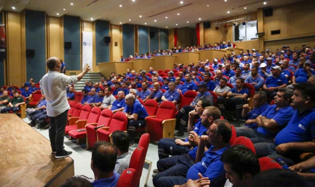 Antalya Büyükşehir'den ilaçlama personeline eğitim