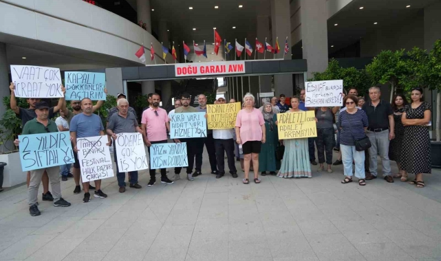 Antalya'da Doğu Garajı AVM esnafı, kapalı dükkanlardan dertli