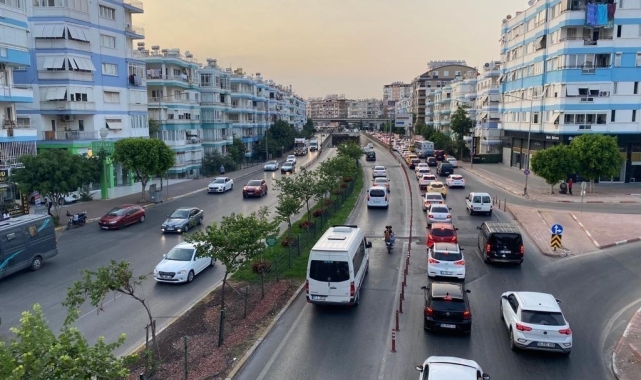 Antalya'da motorlu kara taşıtları sayısı 1 milyon 498 bin 295 oldu