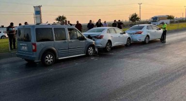 Antalya'da zincirleme kaza: 3 yaralı