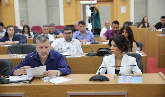 Antalya'nın 19 ilçe belediyesiyle sahipsiz hayvanların geleceği konuşuldu