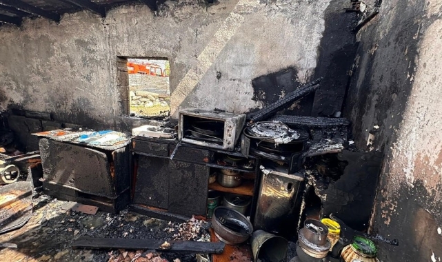 Ardahan'da sobadan çıkan yangın evi küle çevirdi