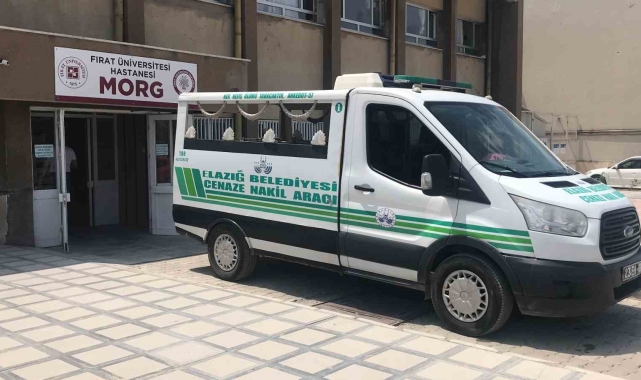Arkadaşına yardıma gitmişti, çatıdan düşerek hayatını kaybetti.