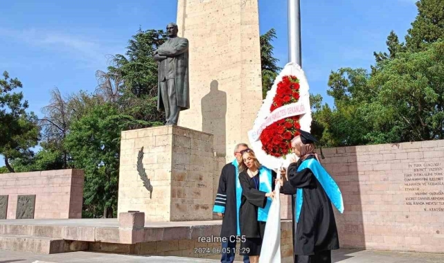 Asırlık Çınar Necatibey, 100. dönem mezunlarını verdi