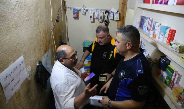 Ayakkabı dükkanında ilaç satışına polis engeli