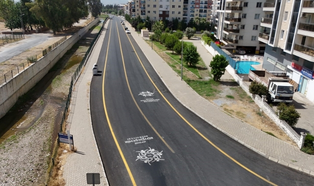 Aydın Büyükşehir Belediyesi Efeler Cumhuriyet Caddesi'ni yeniledi