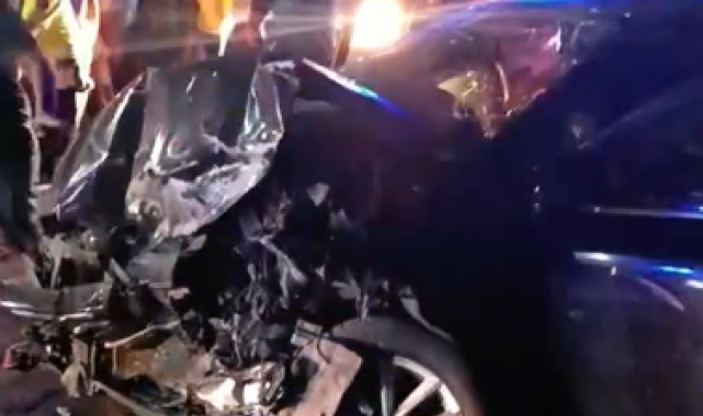 Aydın'da iki otomobil çarpıştı 8 kişi yaralandı