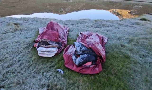 Aynı gün iki mevsimi birden yaşadılar...Tişört ile çıktı, kar montuyla geri döndü