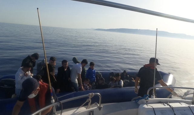 Ayvacık açıklarında 29 kaçak göçmen kurtarıldı