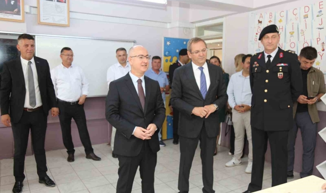 Ayvalık'ta karne heyecanı