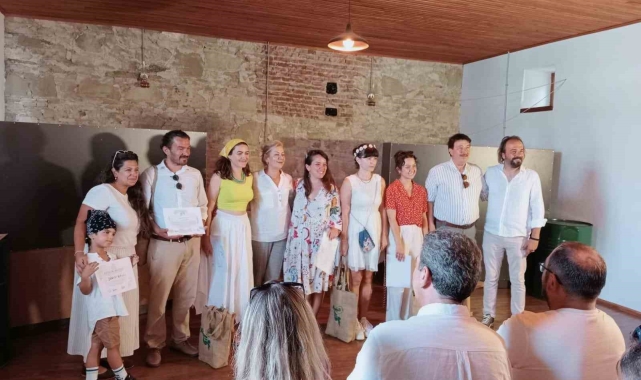 Ayvalık'ta Mutluköy Yaşam Merkezi yılsonu etkinliği renkli performanslara sahne oldu