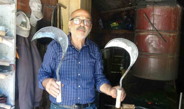 Babalarının dedelerinin mesleğini yarım asırdan fazla sürdürüyor