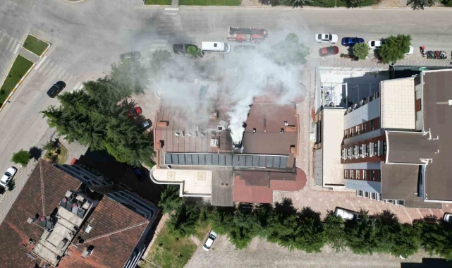 Bacadan çıkan yoğun duman itfaiyeyi alarma geçirdi
