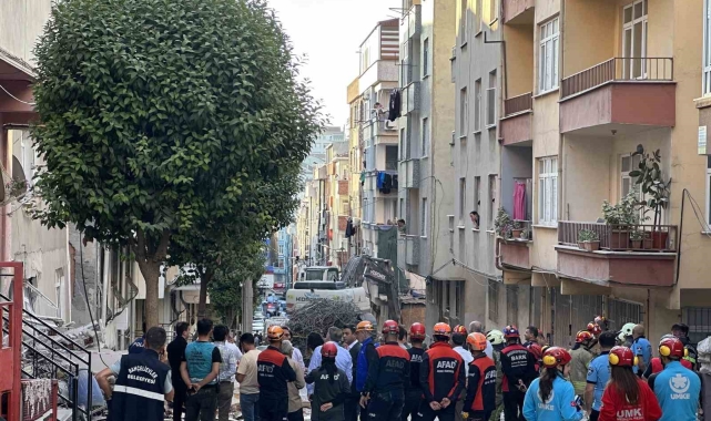 Bahçelievler'de 4 katlı bina kısmen çöktü