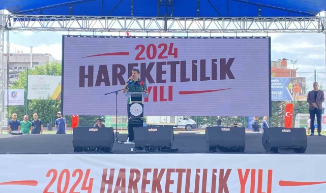 Bahçelievler'de Yaz Spor Okulları, Bakan Bak'ın katılımıyla düzenlenen törenle açıldı