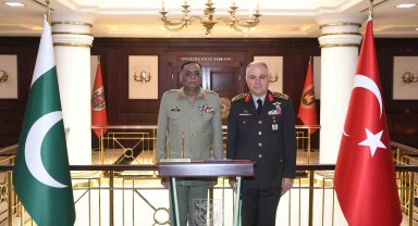 Bakan Güler, Pakistan Genelkurmay Başkanı Mirza'yı kabul etti