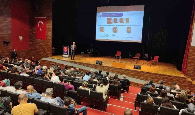 Bakan Yardımcısı Yelkenci: "Eğitim anlayışımızın öğretim programları ile insanı bütün yönleriyle ele almayı arzuluyoruz"