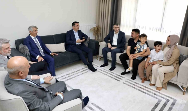 Bakan Yerlikaya, telefonla depremzede ailenin bayramını kutladı