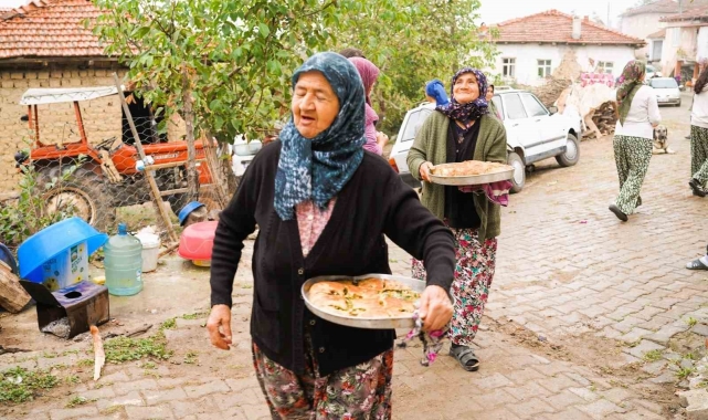 Balıkesir'de asırlardır süregelen gelenek 'düğün sinisi'