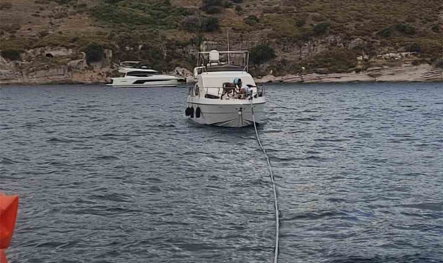 Bardakçı koyunda sürüklenen tekneyi KIYEM ekipleri kurtardı