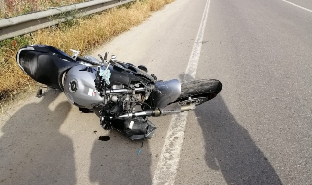 Bariyerlere çarpan motosiklet sürücüsü hayatını kaybetti